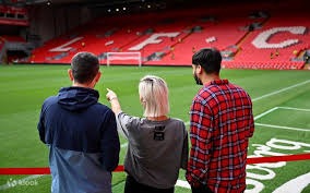 为什么捕手在给暗号时要用大腿和护具遮挡对方跑垒员的视线