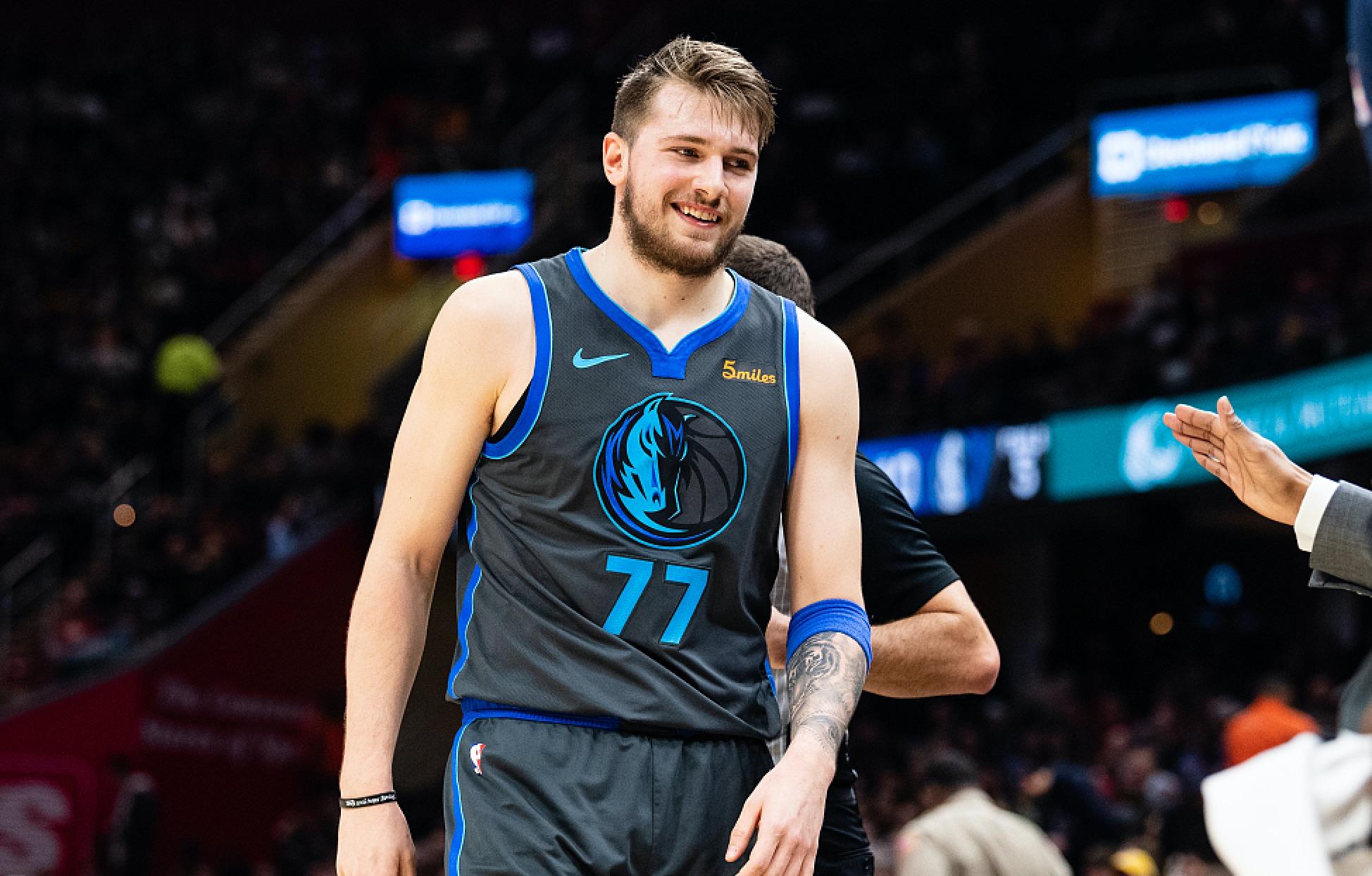 入巨资引援 入巨资引援