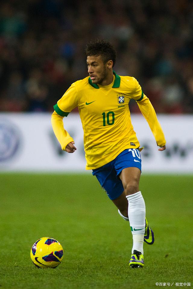 她在采访中 她在采访中