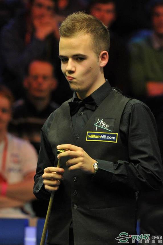 技队员们展 技队员们展